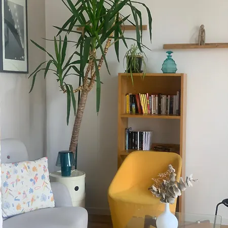 Chez Louis Et Jules, A 2 Pas De Paris Et Du Metro *